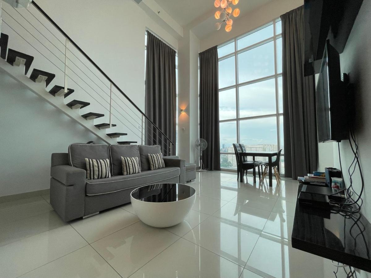 Premier Suite At Maritime George Town Exteriér fotografie